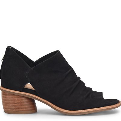 Catelyn shown in Black Suede (Black)