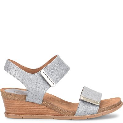 Verdi II shown in Chambray (Blue)