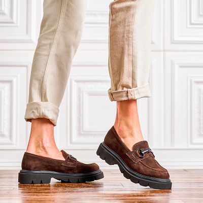 Satara shown on model 